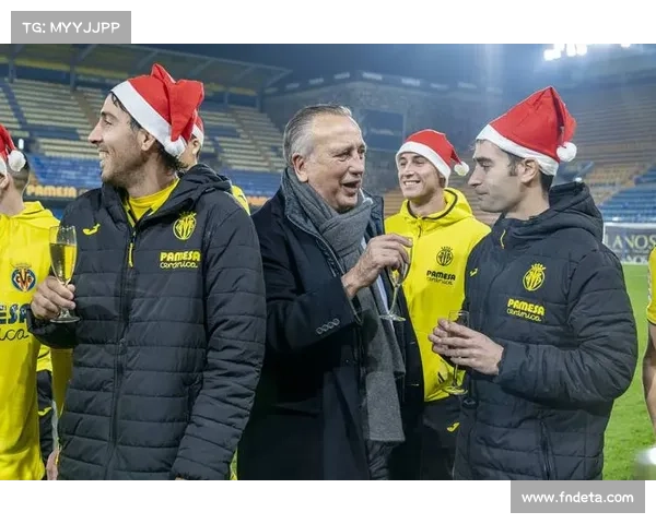 黄潜球迷主场助威声势浩大,陶瓷球场氛围成西甲标杆 黄潜球迷主场助威声势浩大,陶瓷球场氛围成西甲标杆